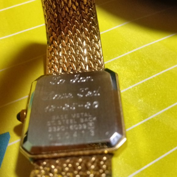 Ladies Seiko Quaertz  Square Watch (1980) Style# 2320-6039 - Picture 2 of 3